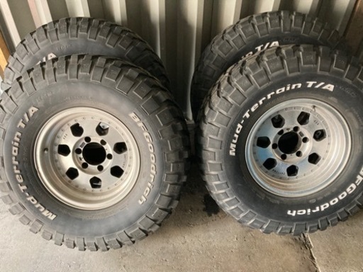 締切　ランクル80 ホワイトレタータイヤ