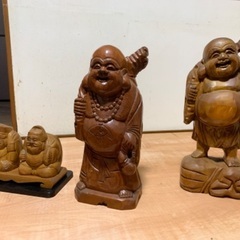 布袋様の木彫り