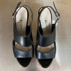 【BY REUSE 霧島国分新町店 出張買取•見積完全無料¥0】DIANA サンダル　サイズM  BKの画像