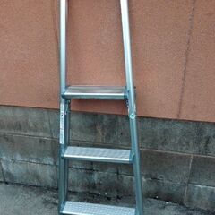ほぼ新品,3段脚立