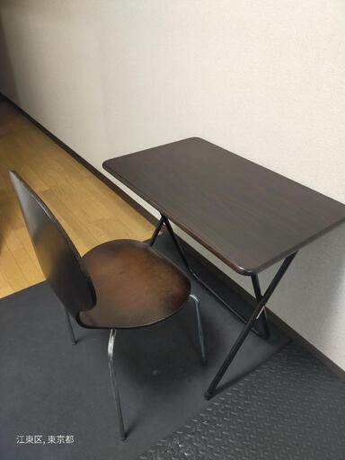木目調のテーブル　イスとセット