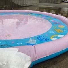噴水プールの画像