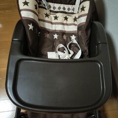 アップリカ　ユラリズム　手動スイング　ベビーチェア　ベビーベッド