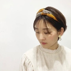 新品未使用　TOKOHANA  チェック柄クロスデザインヘアバンド　マスタードの画像