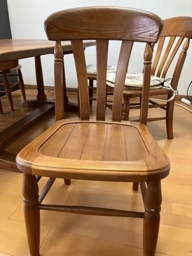 飛騨産業のダイニングセットです。