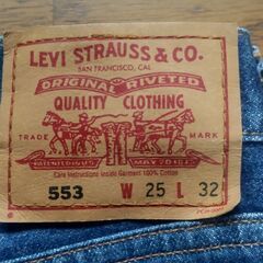 Levi's デニム 553 W25 L32 古着の画像