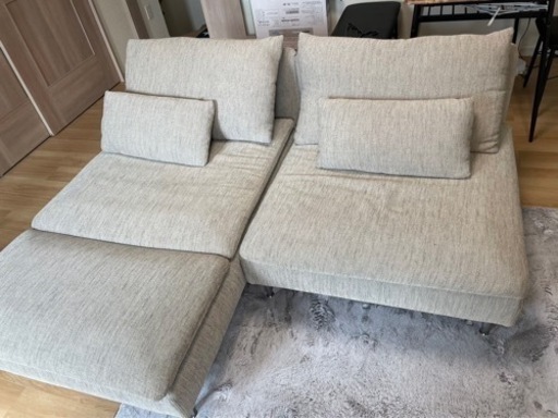 定価10万超え　使用歴半年　女性一人暮らし　ソファ　美品　一年たってません^_^ 桑津です。