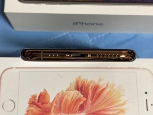 値下不可です　手渡し限定　iPhone  XS 256GB 美品　89%