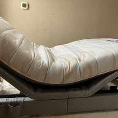 シモンズ　昇降機能付リクライニングベッド(音声認識付)の画像