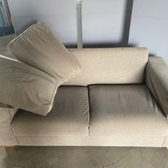 ●2人掛けソファ　ベージュ●あげます
