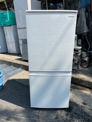 シャープ２ドア冷蔵庫　137L　２０１９年製　SJ-D14E-W