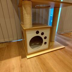 木製キャットタワーの画像