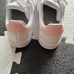 adidas　スニーカーの画像