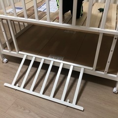 カトージ　ベビーベッドの画像