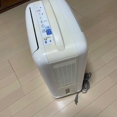 SHARPプラズマ除湿乾燥機ＣＶ-B100-wの画像