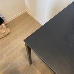 ダイニングテーブルの画像