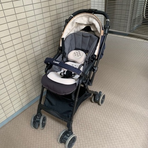 Combiスゴカル4キャスコンパクトエッグショック　キルティングネイビーNB