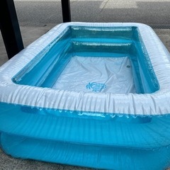 大型プールの画像