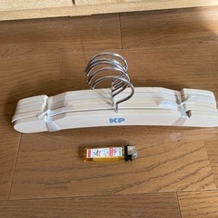 【新品】木製ハンガー5個
(幼児用)の画像