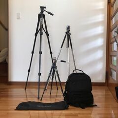 【特別価格】カメラ三脚３台・カメラバッグ・三脚ケース１　まとめて売りますの画像