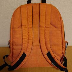 IKEAのオレンジリュックの画像