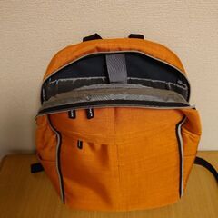 IKEAのオレンジリュックの画像