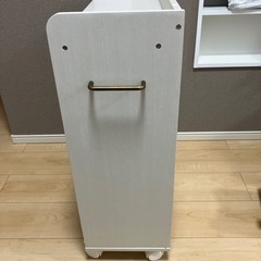 棚　キャスター付きの画像