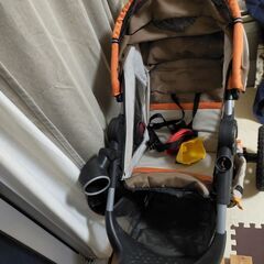 ★受付停止★ 中古 めちゃくちゃでかいJeepのベビーカー 