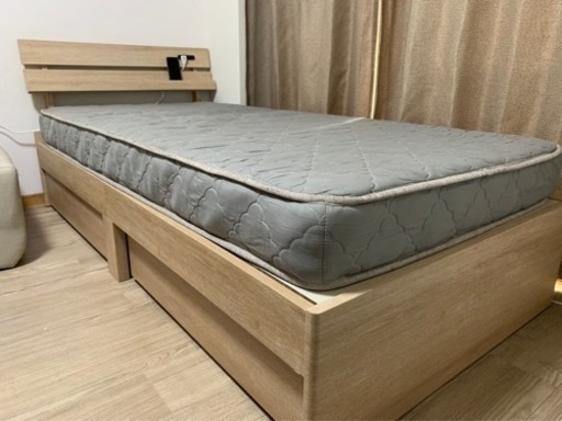 値下げしました！【美品】ベッドフレームのみ　コンセント付き　引き出し付き