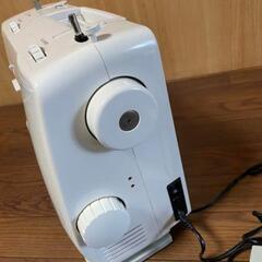 TOYOTA トヨタ ミシン (製造 アイシン精機株式会社)
形式 EZ1-2D型の画像