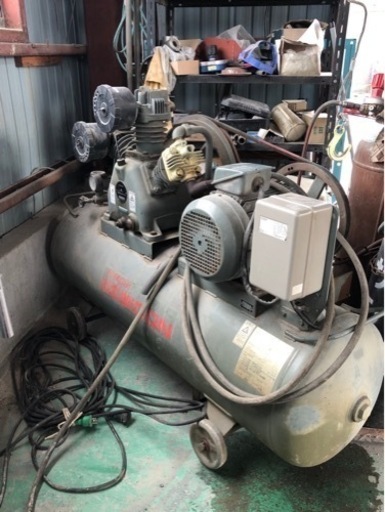 日立産機製　業務用コンプレッサー