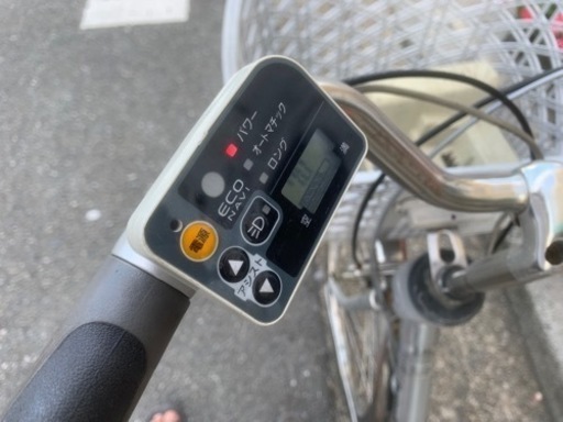??　電動自転車　２４インチ　3変速　シルバー　13.2ah 3点　充電器　付き　配達可能