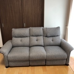電動 リクライニングソファ3人掛けの画像