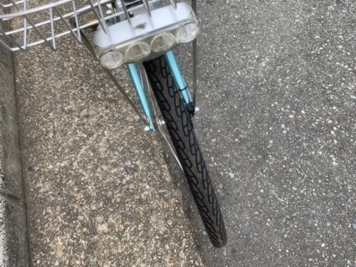 ??　電動自転車　ブリヂストン　２４インチ　タイヤ　新品　3変速　8.7ah 30-40kmぐらい　走れます　青　充電器付き　配達可能