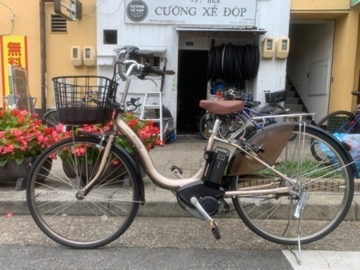 ??　電動自転車　ブリヂストン　２６インチ　充電器　付き　3変速　ゴールド　タイヤ　新品　チェーン　新品　8.7ah 30-40kmぐ