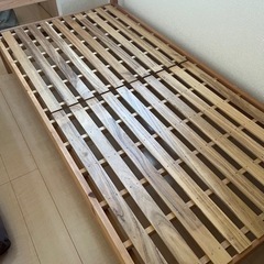 木製　ベッドの画像