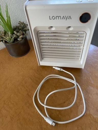 【お値下げ】卓上扇風機(上部給水式、製氷器つき！)