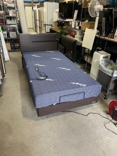 ☆目玉商品!!☆ 配送組立て応相談 ?????ベッド シングル 2モーター 専用マットレス付き 美品 