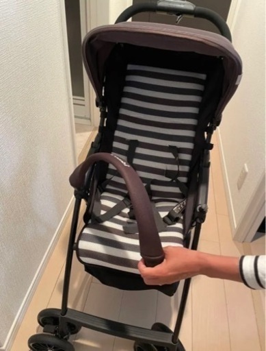 20日まで値下げ　超美品ベビーカー　コンビ B型　7ヶ月から36カ月頃Acbee