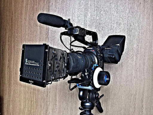 CANON　C100　プロっぽい