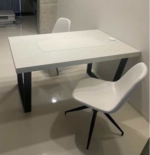 デザイナーズ　ダイニングテーブル