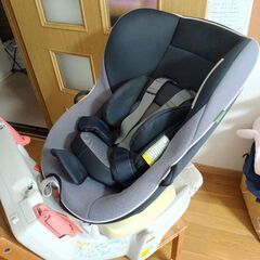 【コンビ】チャイルドシート　ゼウスターンユーロ