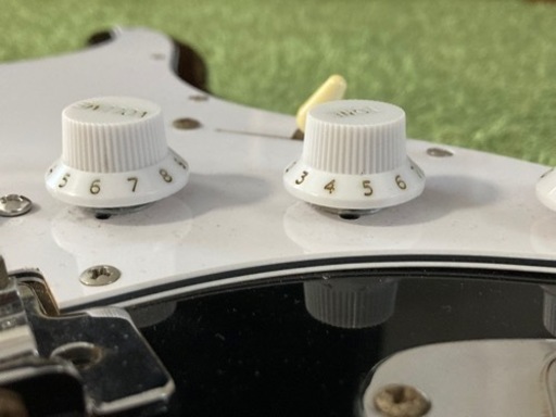 受け渡し予定です。もうええわ!価格Fender Korea のSquireストラト/Alexander Pribora Voodoo 