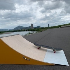 スケボー　ランプ　キャスター　取っ手付　持ち運び簡単