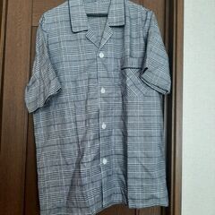 男性用パジャマの上だけ。　未使用