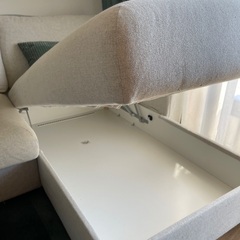 IKEAの収納付き寝椅子ソファとIKEAクッション3つ　VIMLEヴィムレシリーズ8月3日までの画像