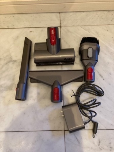 【値下げしました】Dyson v8 fluffy extraノズル➕充電機