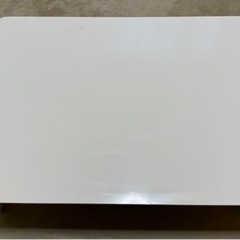 ダイニングテーブルの画像