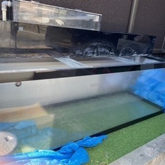 アクリル水槽1800x600x600フルセット値下げしました。