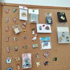 ピンバッジ約250個の画像